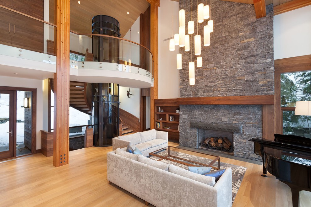 Beach house elevator with ocean views in Lomé